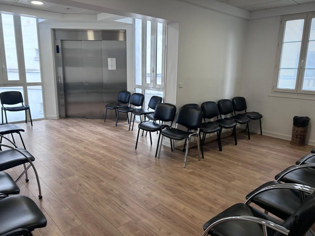 Salle d’attente du Centre du Rachis de Neuilly